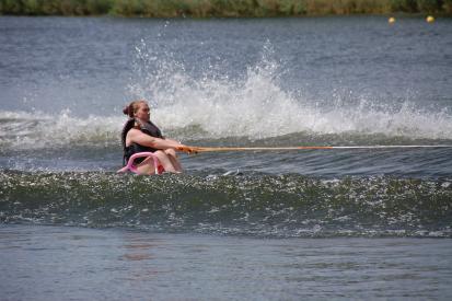 waterskiing picture